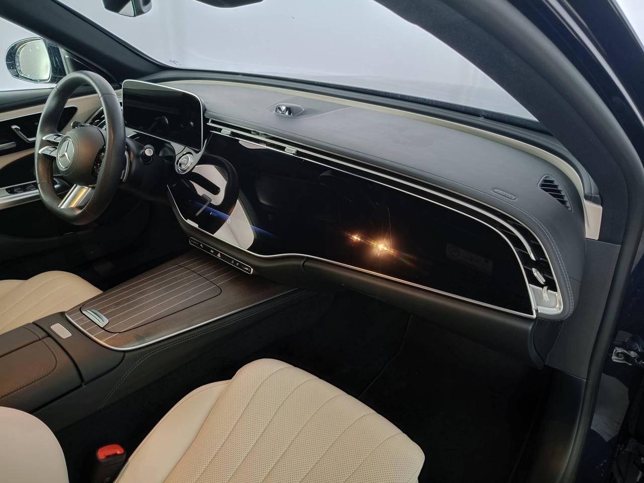 Mercedes-Benz Classe E- W214 Berlina - E 220 d AMG Line Premium auto