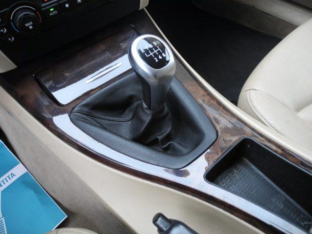 BMW 320 i Touring - PELLE - TETTO APRIBILE - LEGGERE NOTE