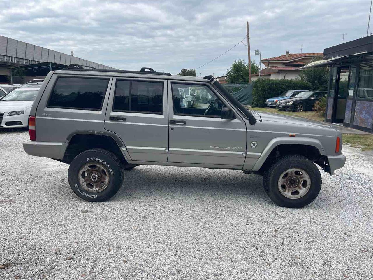 JEEP CHEROKEE