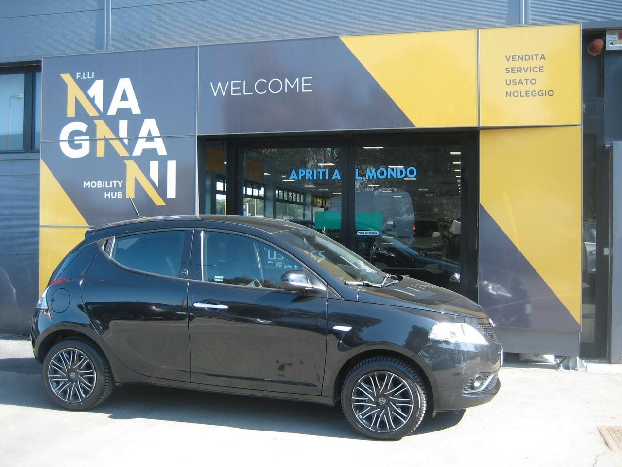 Lancia Ypsilon 1.0 FireFly 5 porte S&S Hybrid Ecochic Gold
