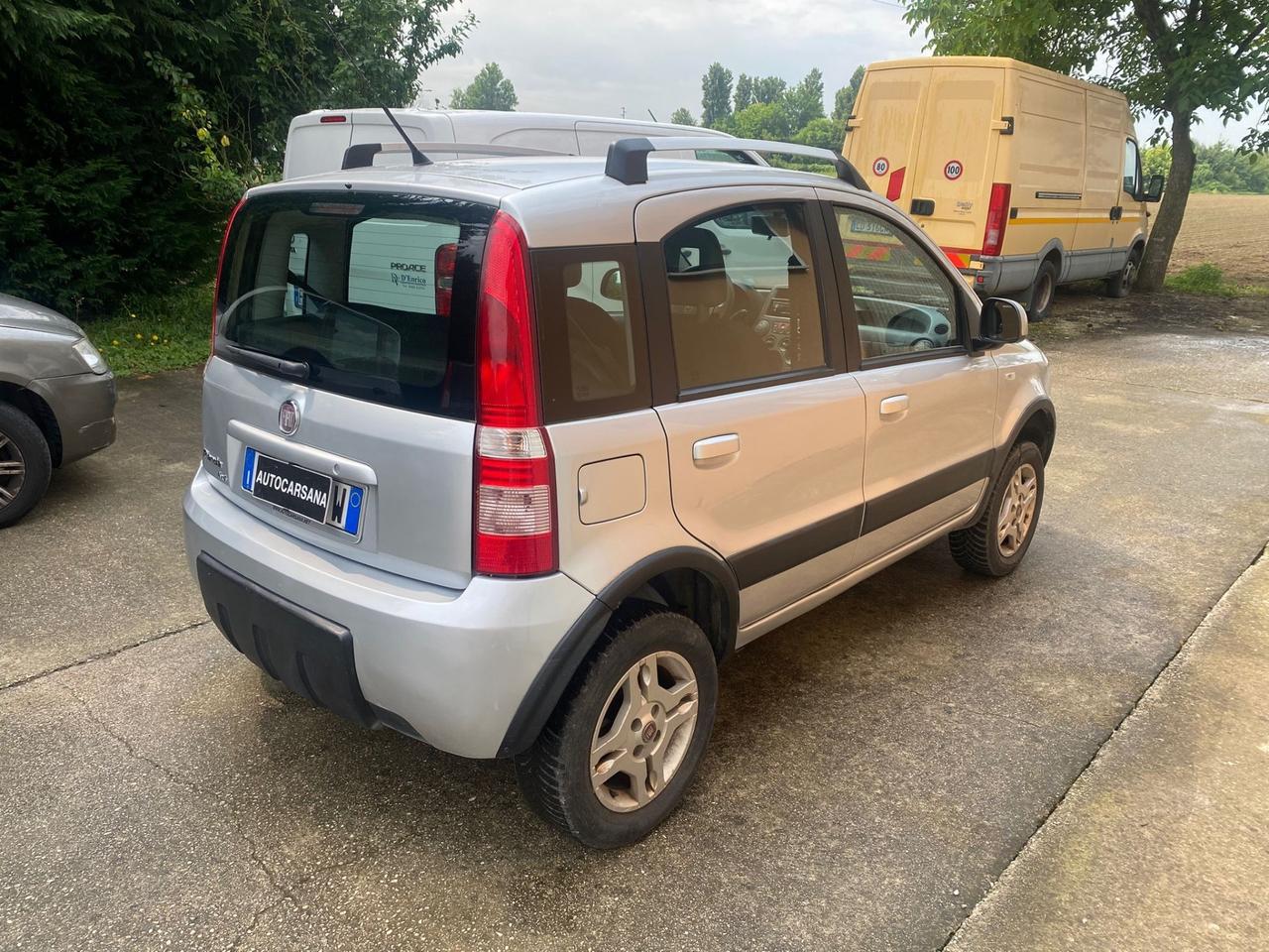 FIAT PANDA 1.3 MJT 4x4 CATENA APPENA SOSTITUITA MOLTO BELLA