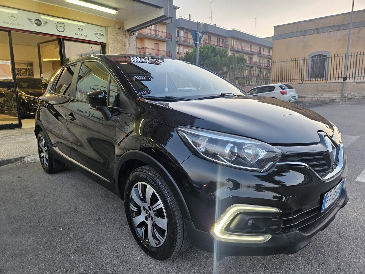 Renault Captur 1.5dci 66kw 90cv FULL NEOPATENTATI