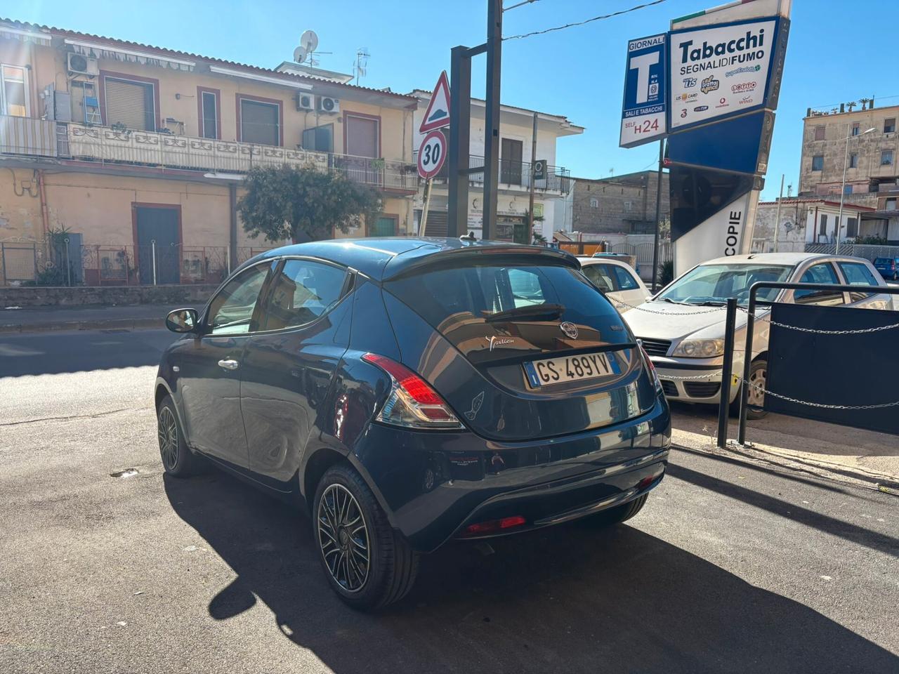 Lancia Ypsilon 1.0 FireFly 5 porte S&S Hybrid Silver