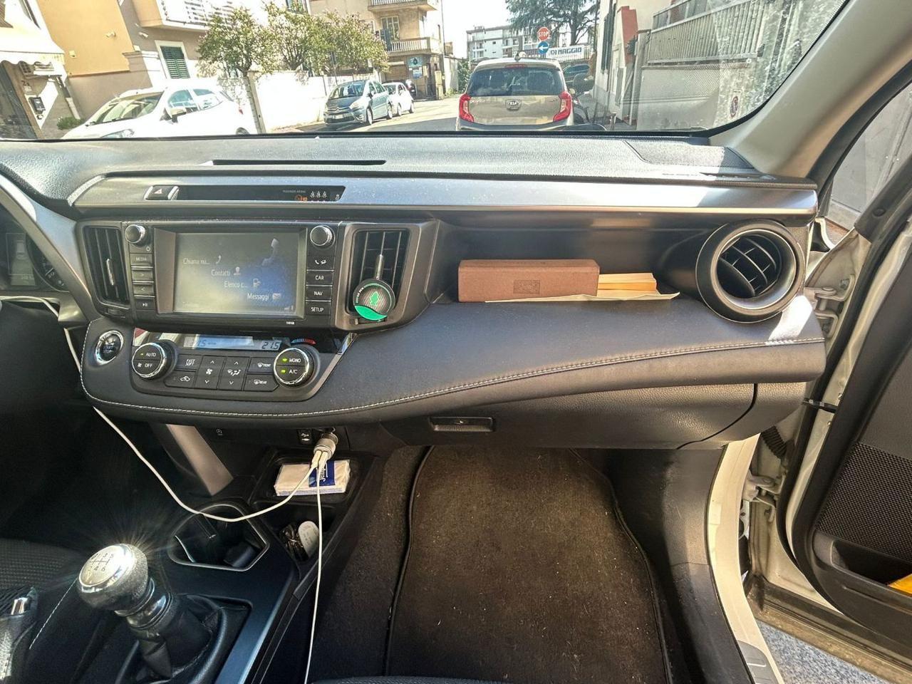 Toyota RAV 4 RAV4 2.0 D-4D 2WD Business