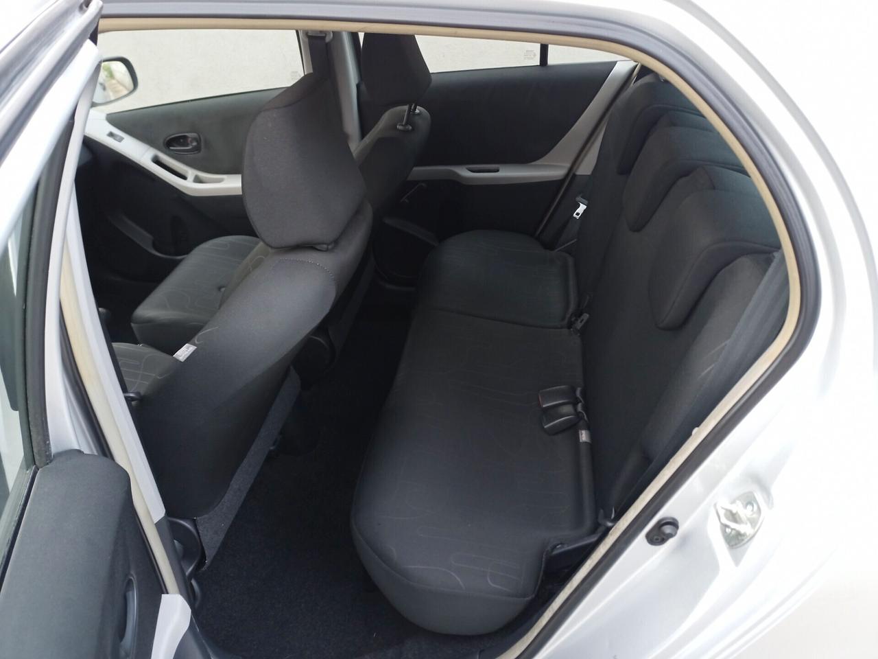 Toyota Yaris 1.0 5 porte Now