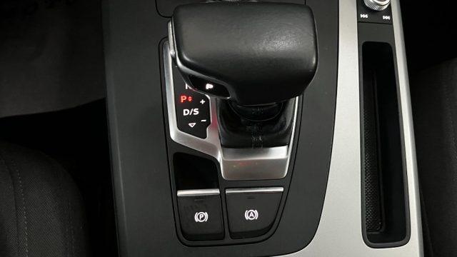AUDI Q5 35 TDI quattro S tronic Business Sport