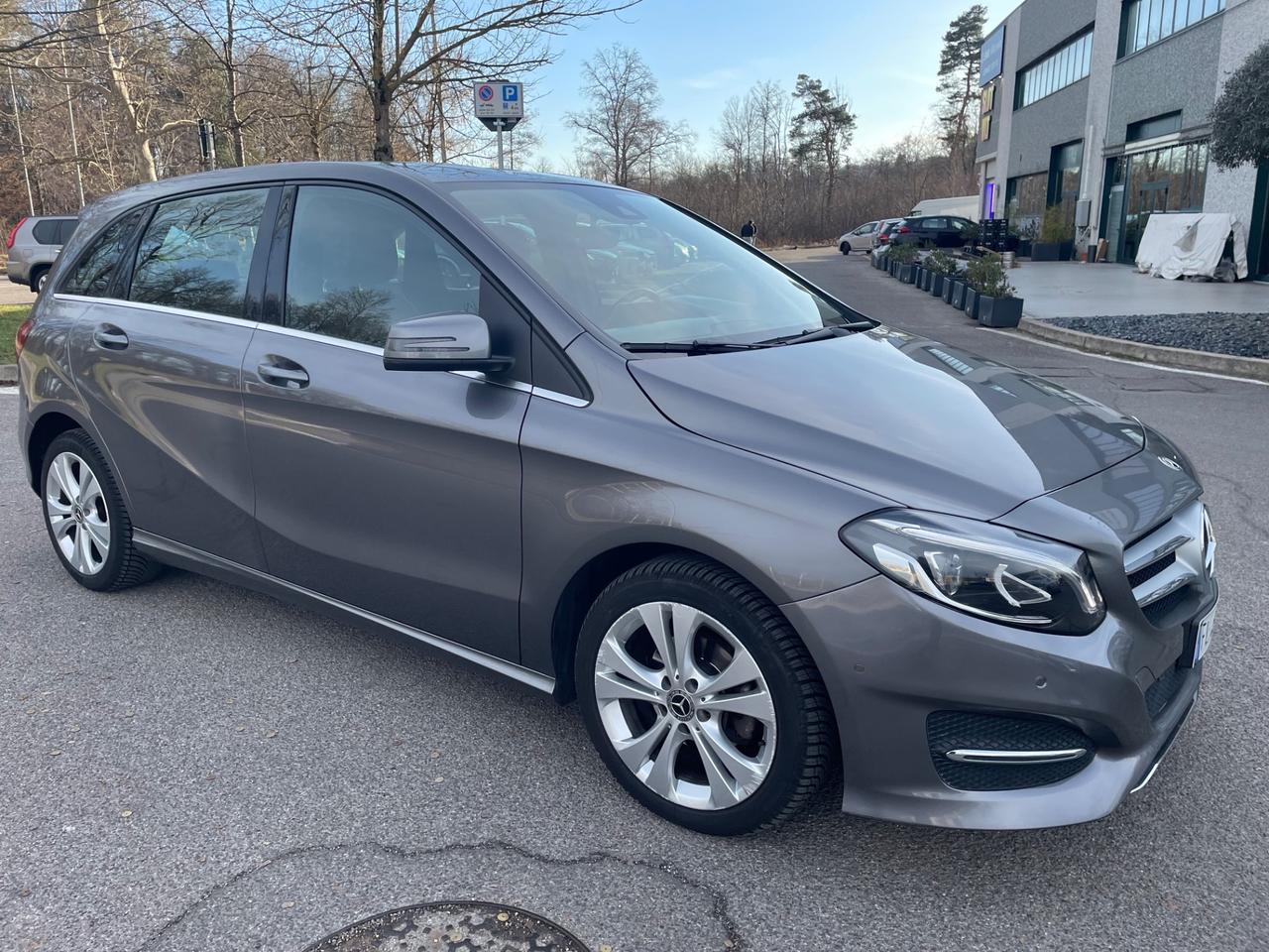 Mercedes-benz B 180 d Automatik Premium*Neopatentati*Solo 44000Km*Euro6