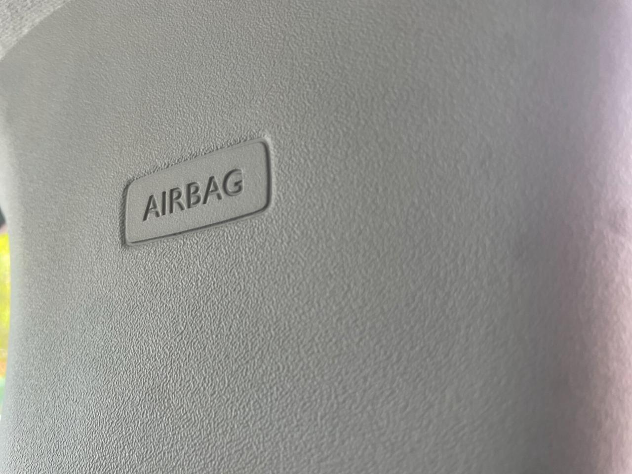 Citroen C3 NEOPATENTATI - BENZINA AREA B MILANO