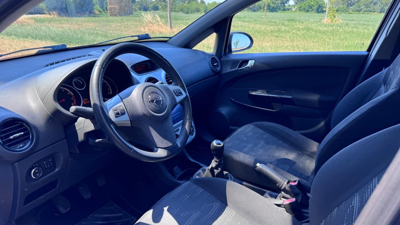 Opel Corsa 1.2 5 porte Club
