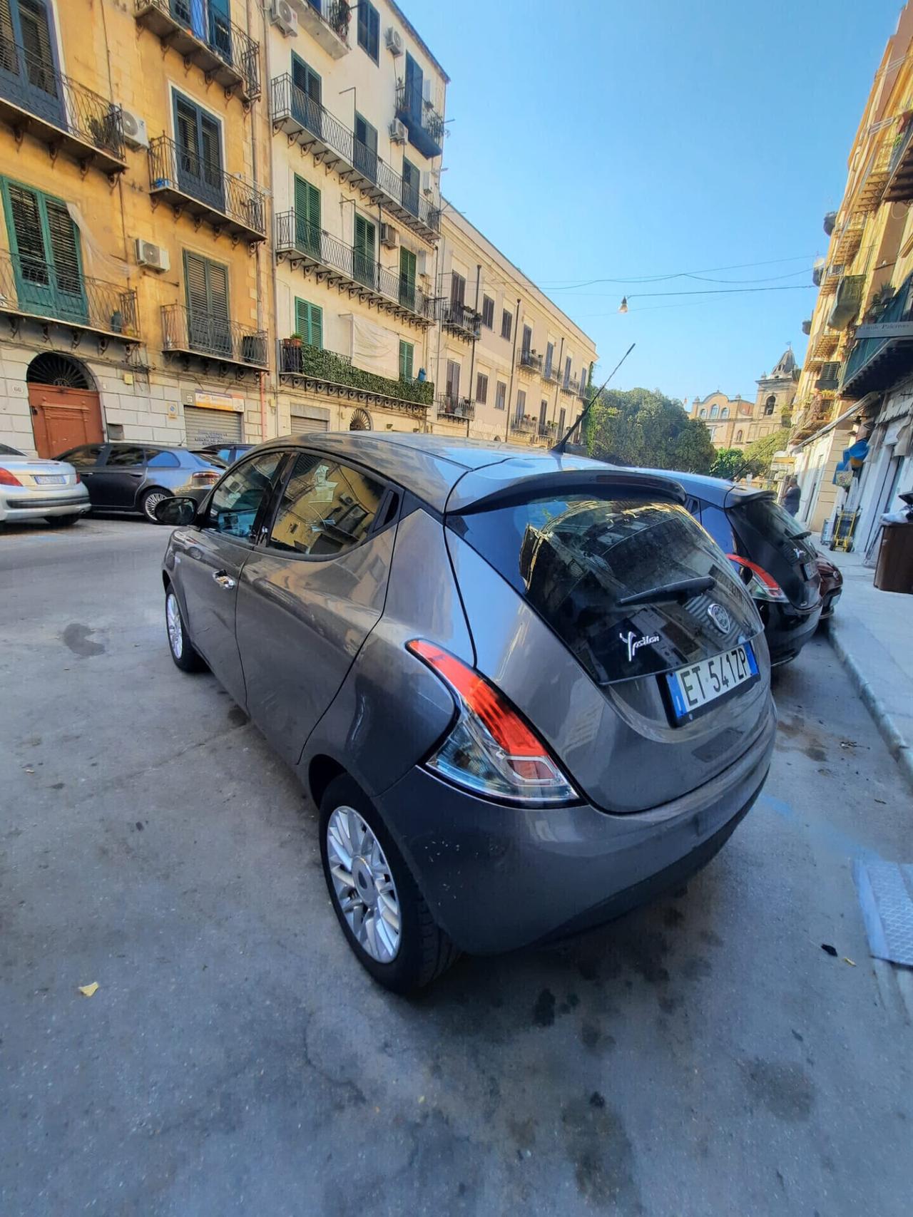 Lancia Ypsilon 1.3 MJT 16V 95 CV 5 porte S&S Platinum FINANZIABILE