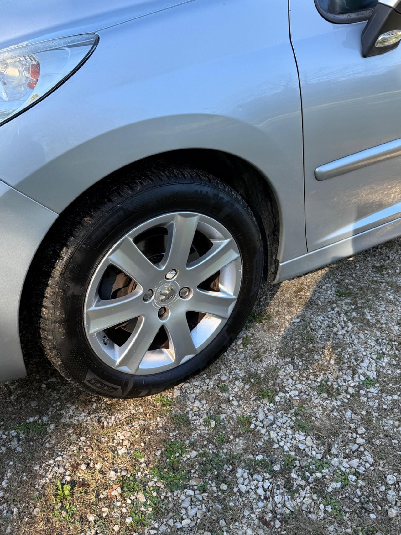 Peugeot 207 1.6 HDi 90CV 5p. Energie