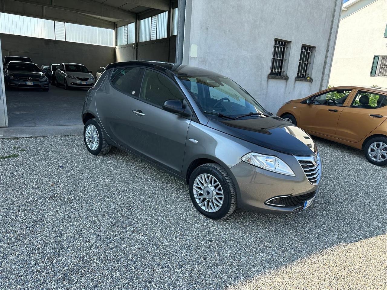 Lancia Ypsilon 0.9 TwinAir 85 CV 5 porte Metano Ecochic Gold