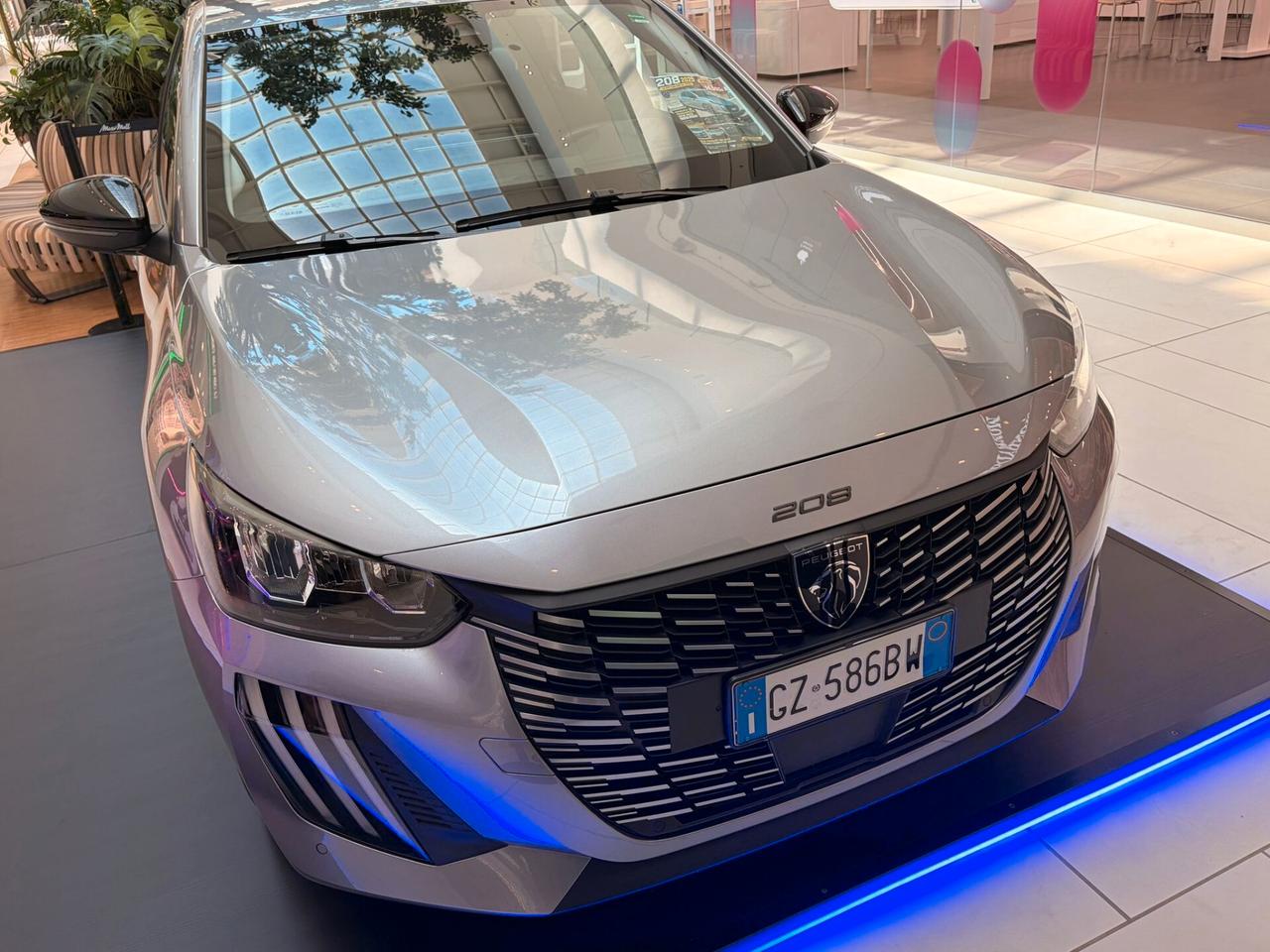 Peugeot 208 PureTech 100 Stop&Start 5 porte2