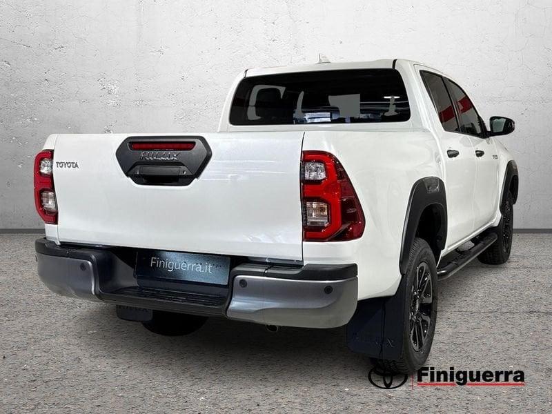 Toyota Hilux 2.8 D-4D A/T 4WD 48V 4 porte Double Cab Invincible