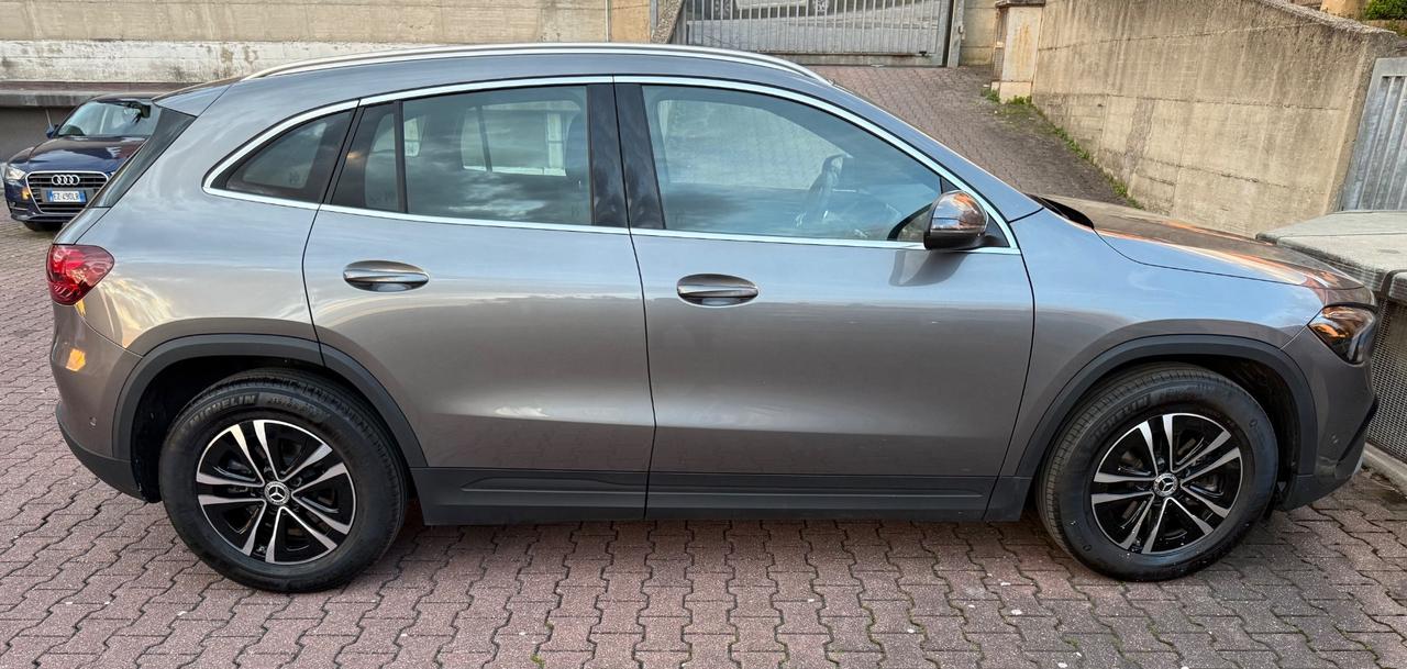 Mercedes-benz GLA 180 Mhev Aut. PARI AL NUOVO!