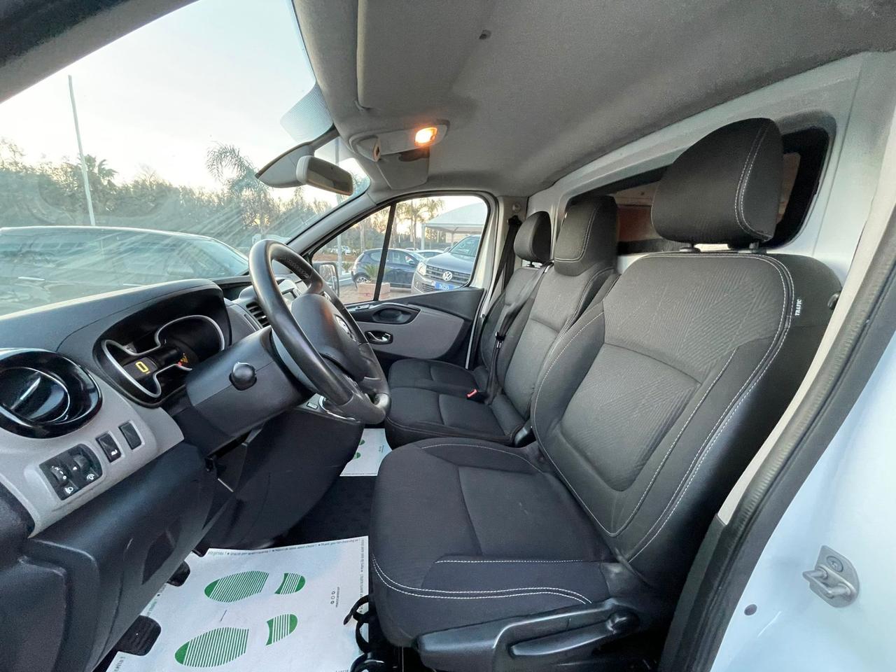 RENAULT TRAFIC 1.6DCI 120CV L2H1 NAVIGATORE IVA NON DEDUCIBILE