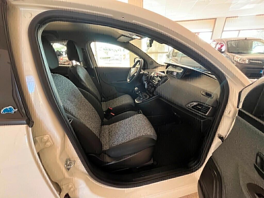 Lancia Ypsilon 0.9 TwinAir 85 Cv 5p Ecochic Metano Adatta per Neopatentati