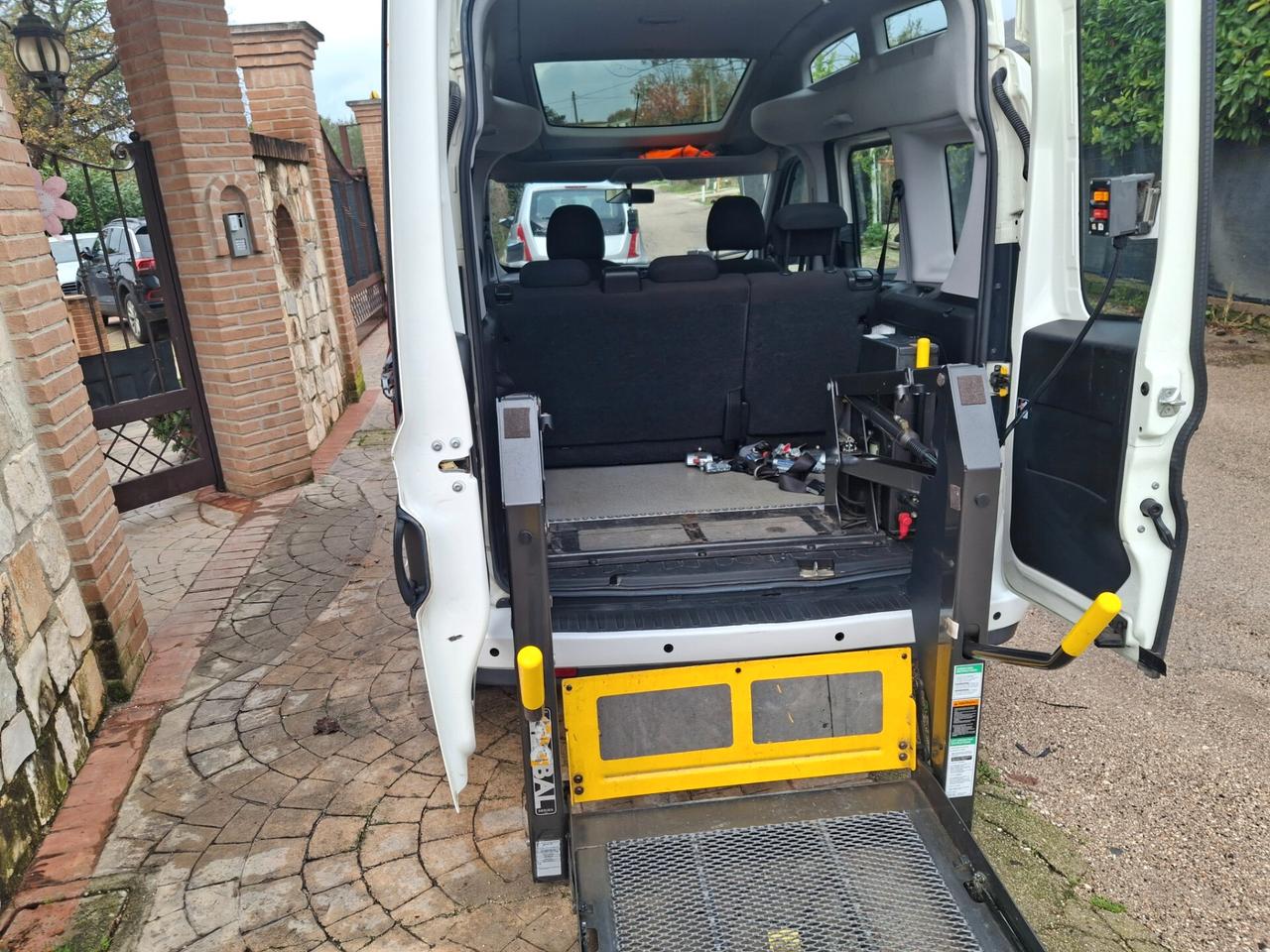 Fiat Doblo Doblò 1.6 MJT 16V 90CV tetto alto pedana elettrica trasporto disabili