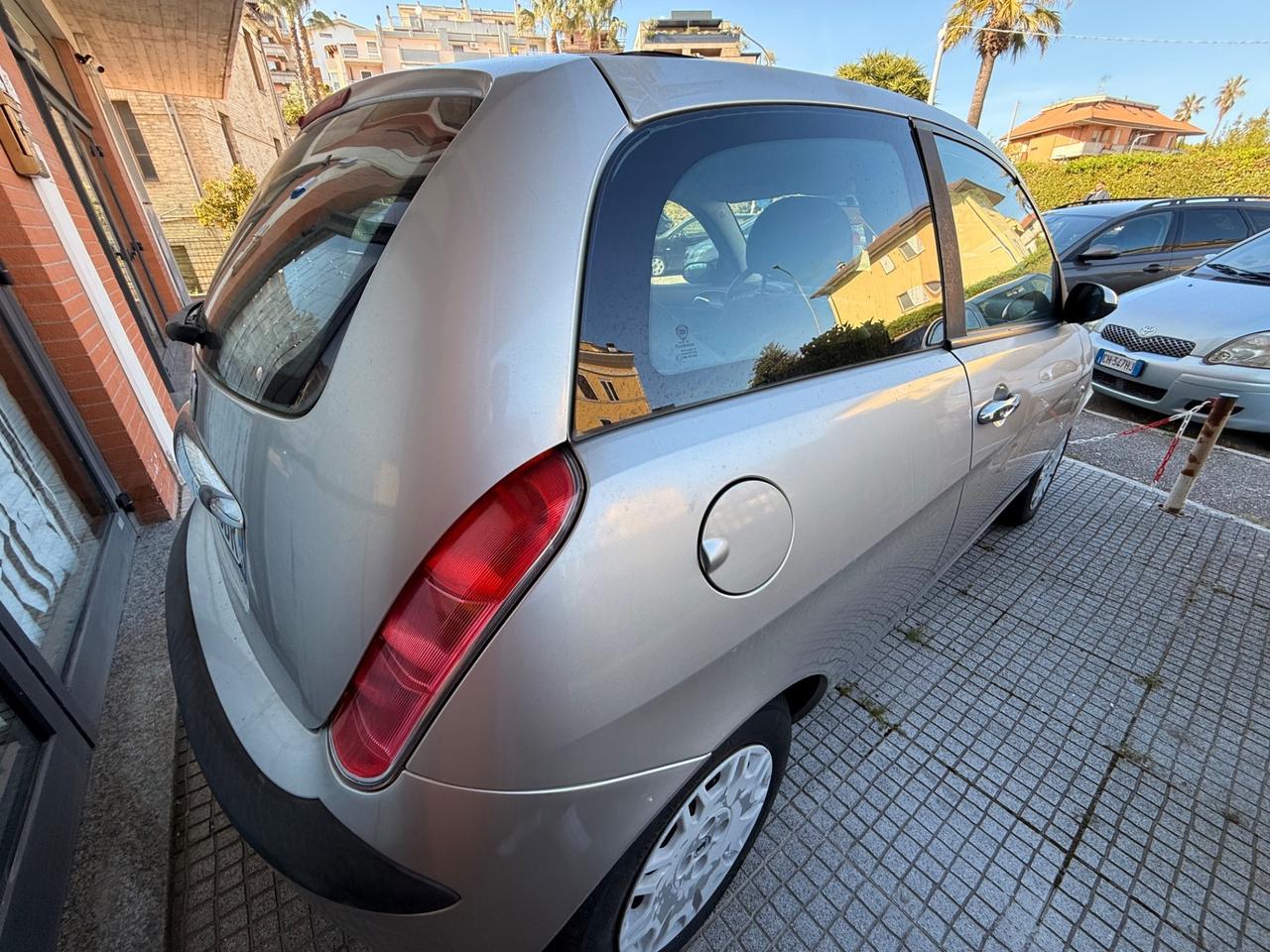 Lancia Ypsilon 1.2 16V Argento