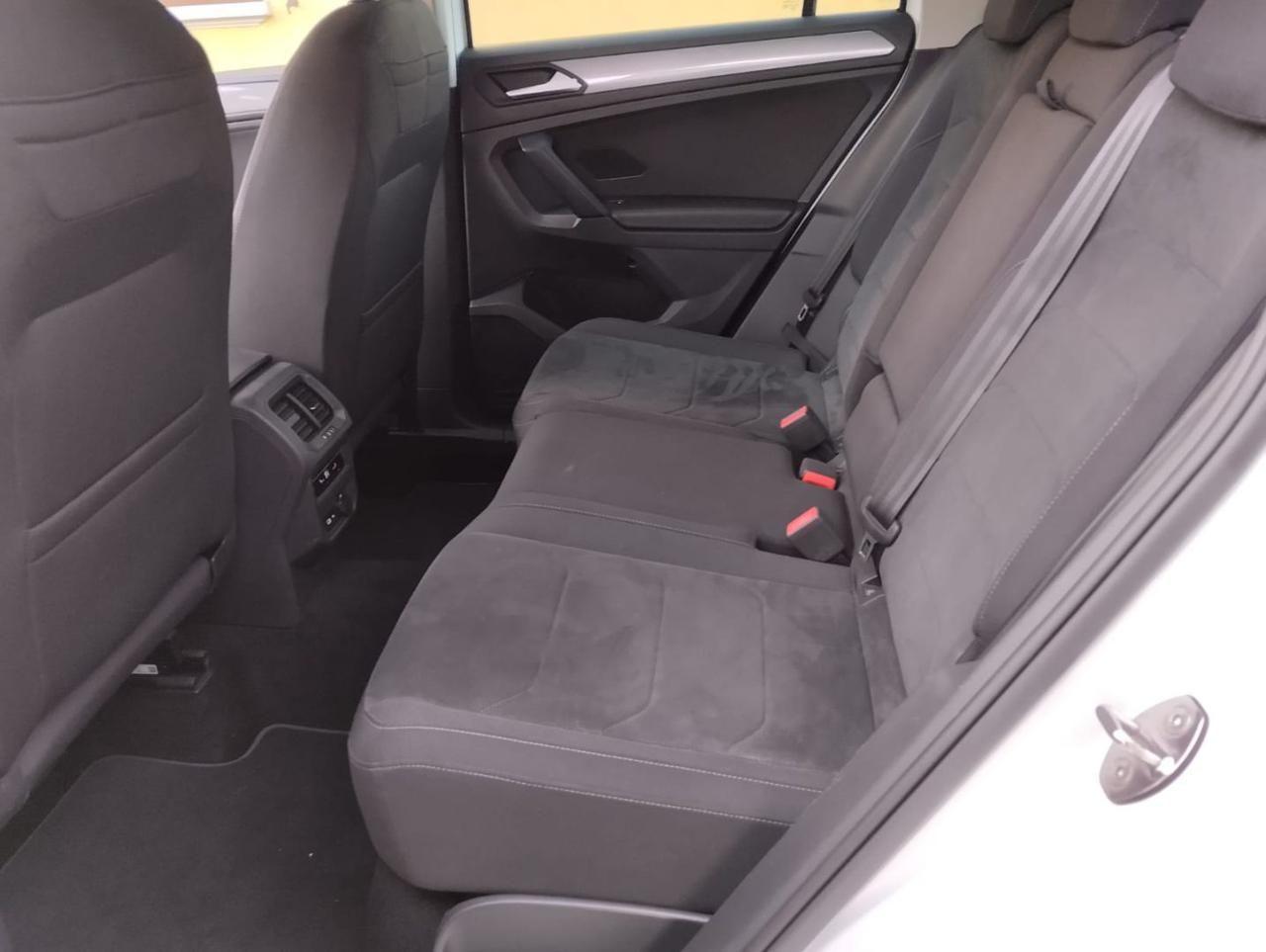 VOLKSWAGEN Tiguan 2.0 TDI 150 CV SCR DSG Elegance