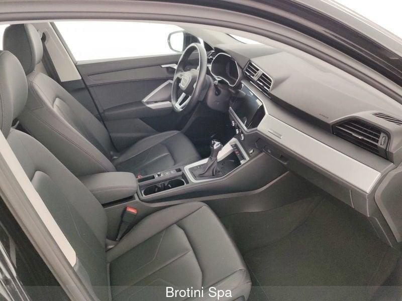 Audi Q3 35 TDI S tronic Business