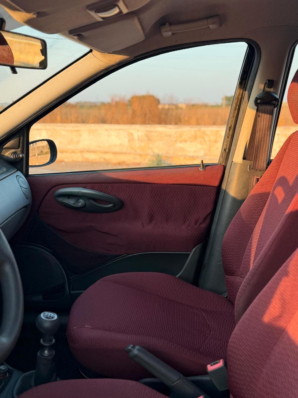 Fiat Punto 1.2i 16V cat 5 porte HLX