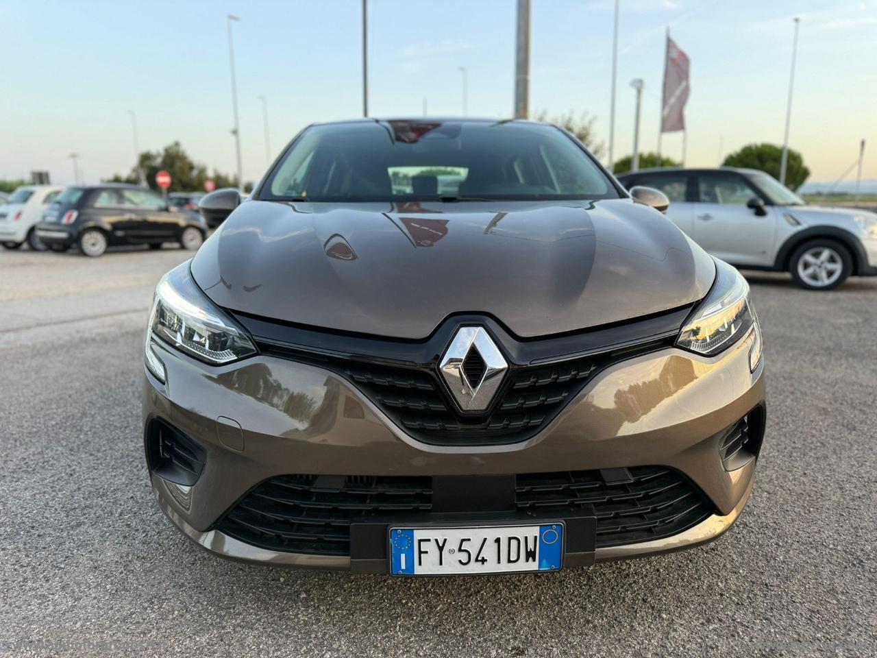 RENAULT Clio TCe 12V 100 CV 5p. Edition One