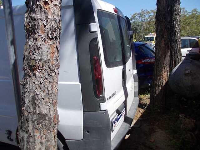 Opel Vivaro con gancio traino MOTORE ROTTO