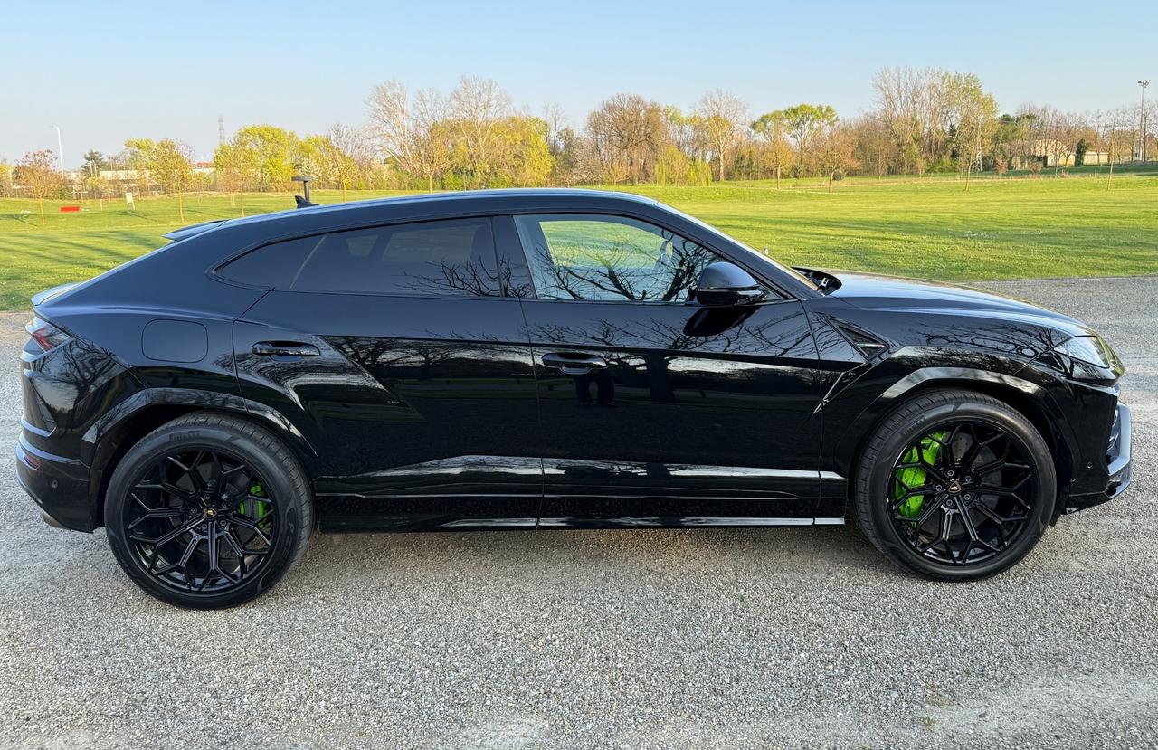 Lamborghini Urus 4.0 - prezzo top italia con iva e garanzia