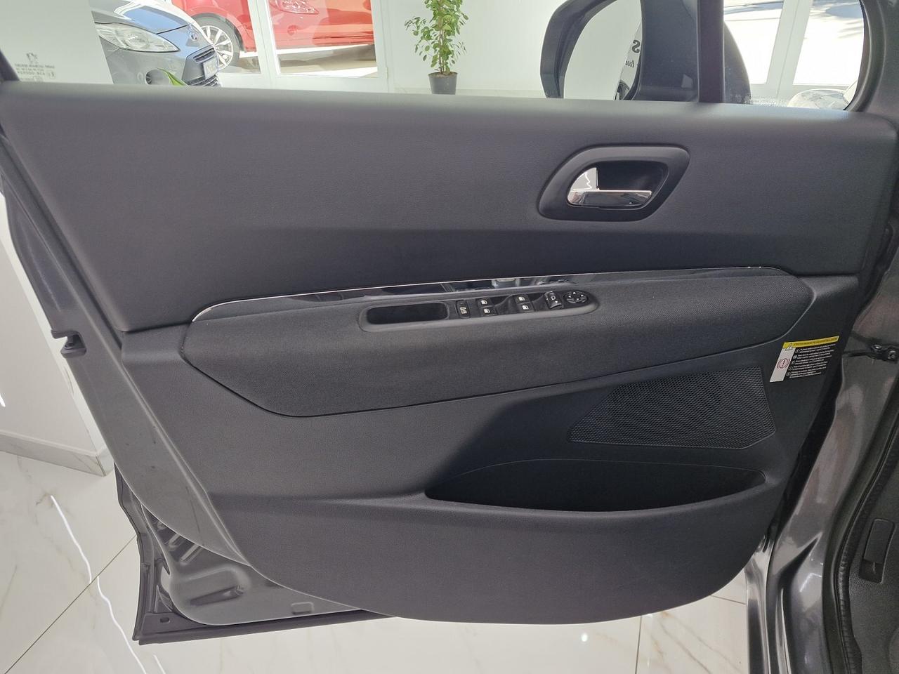 PEUGEOT 5008 2.0 DIESEL150CV 7 POSTI