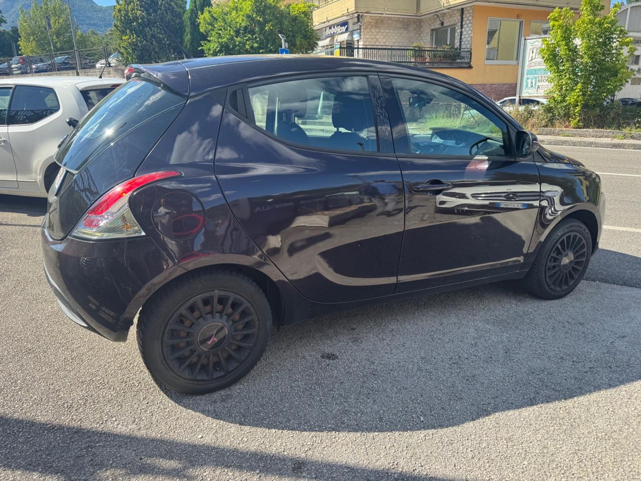 Lancia Ypsilon 1.2 69 CV 5 porte Elefantino