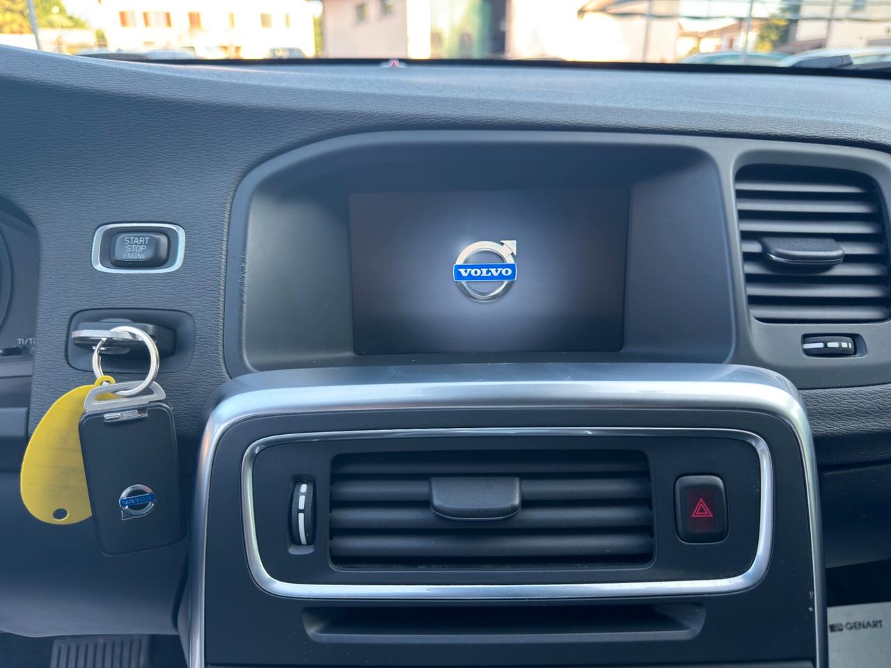 Volvo V60 T3 Powershift Momentum