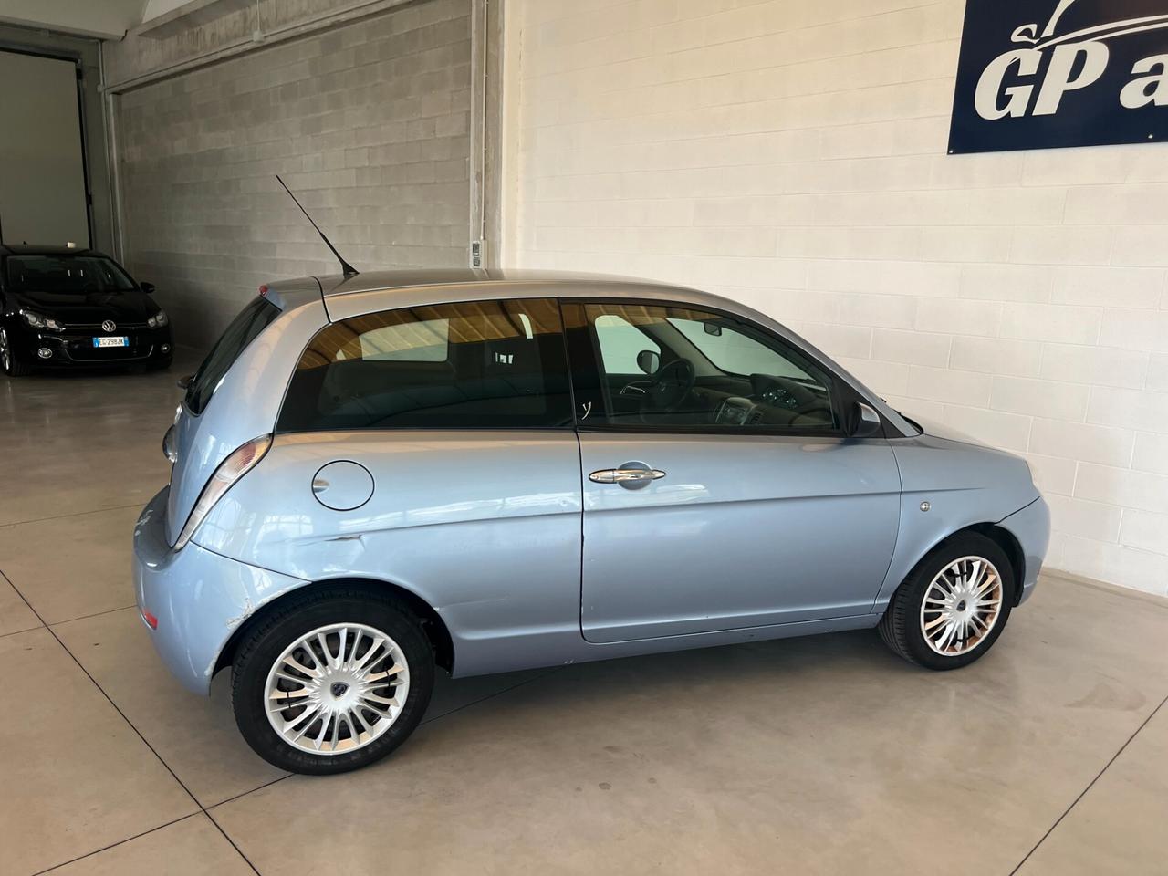 Lancia Ypsilon y 1.2 benzina solo 97.505 km ok neopatentati