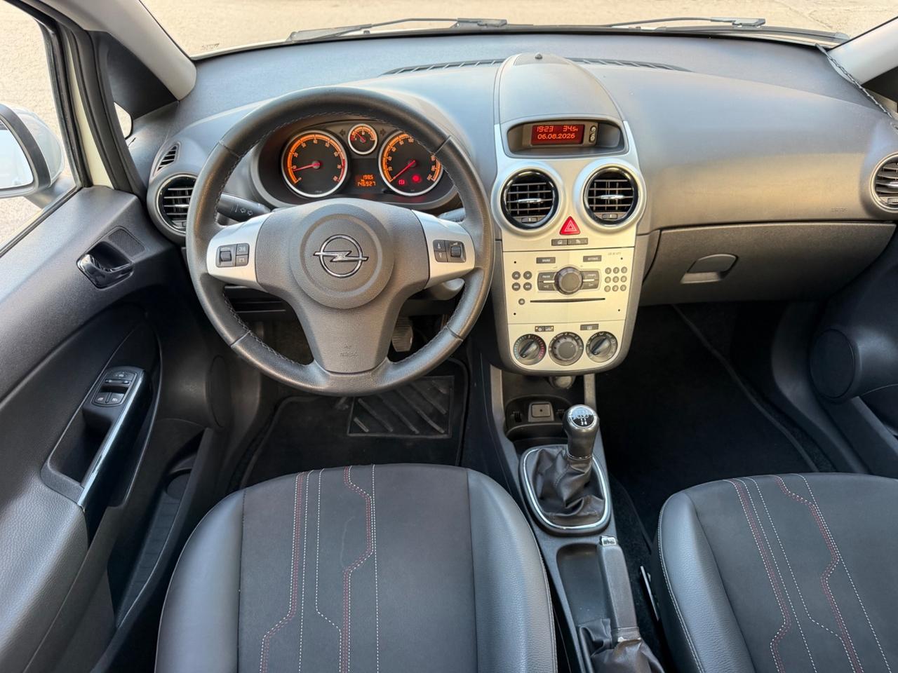 Opel Corsa 1.2 benzina 85 cv 2012