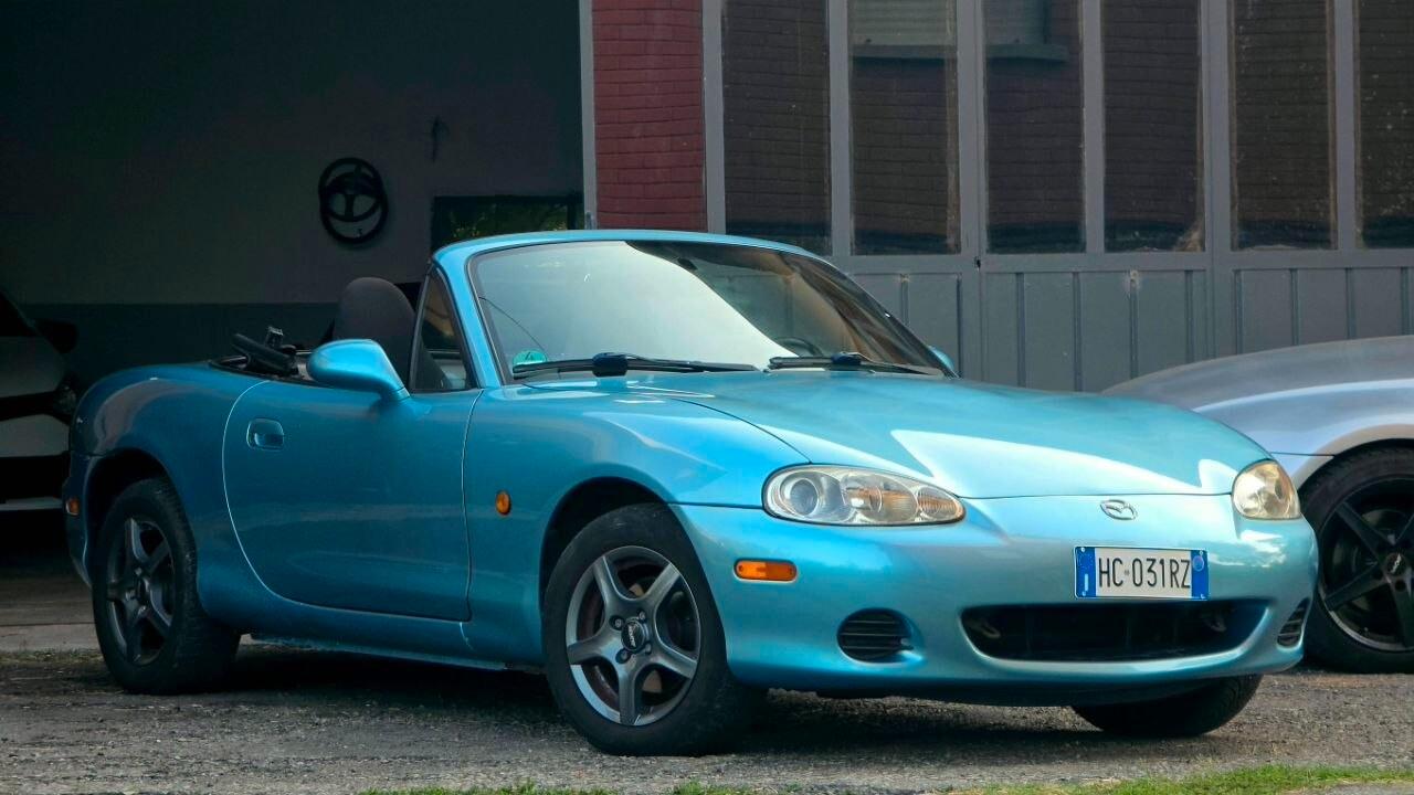 Mazda MX-5 1.6i 16V Rainbow