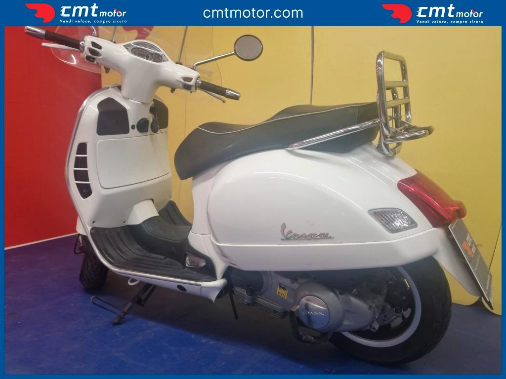 Piaggio Vespa GTS 300 - 2013