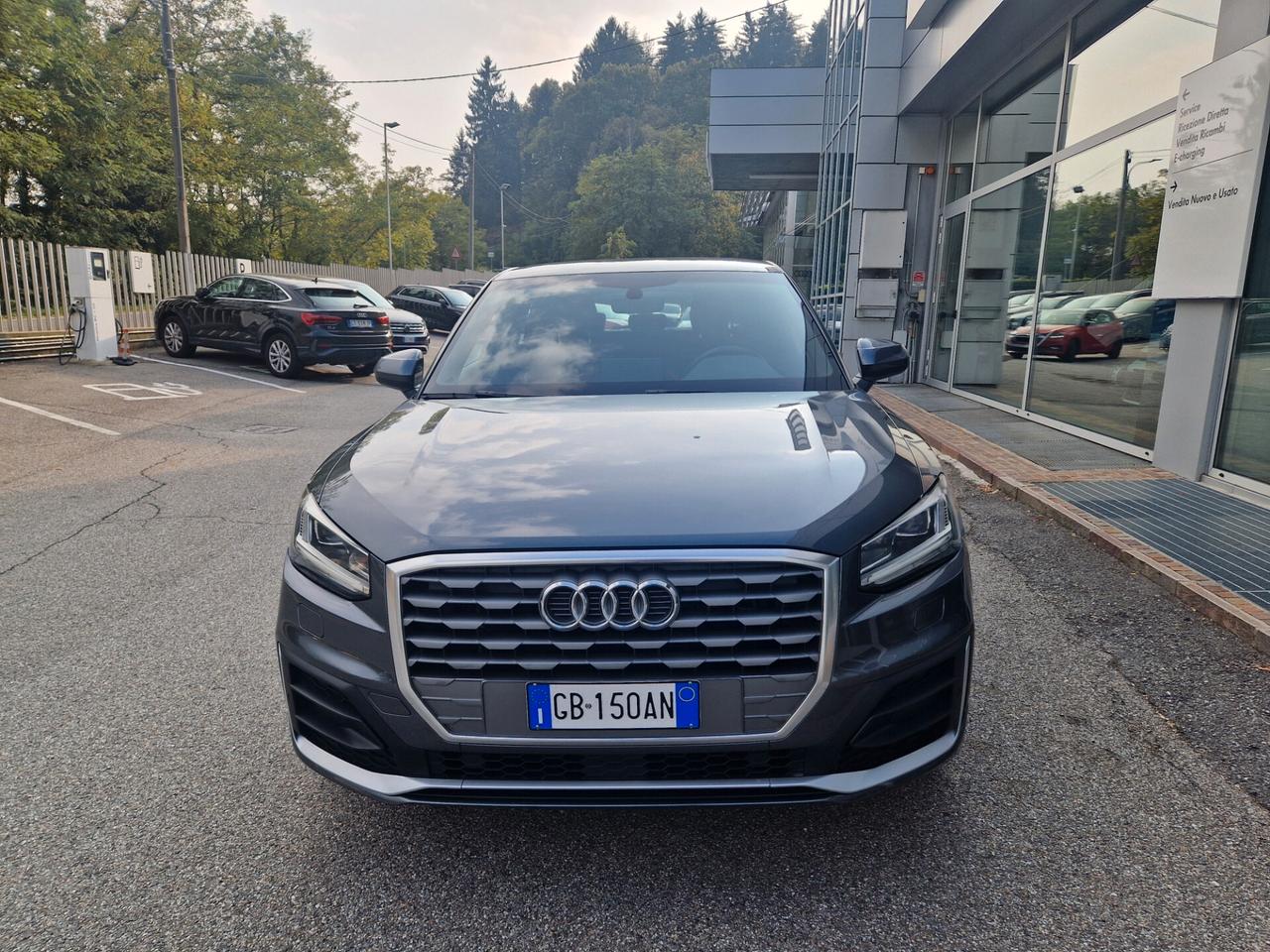 Audi Q2 35 TFSI S tronic Identity Black