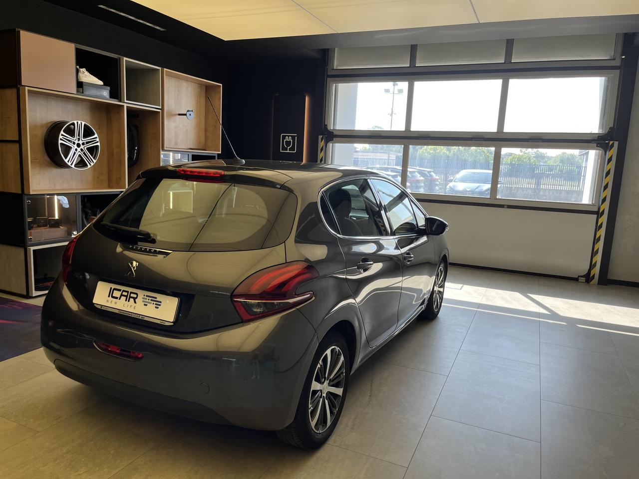 PEUGEOT 208 I 2015 - 208 5p 1.6 bluehdi Allure 75cv my18