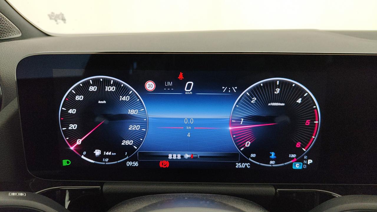Mercedes-Benz GLA 200 d automatic