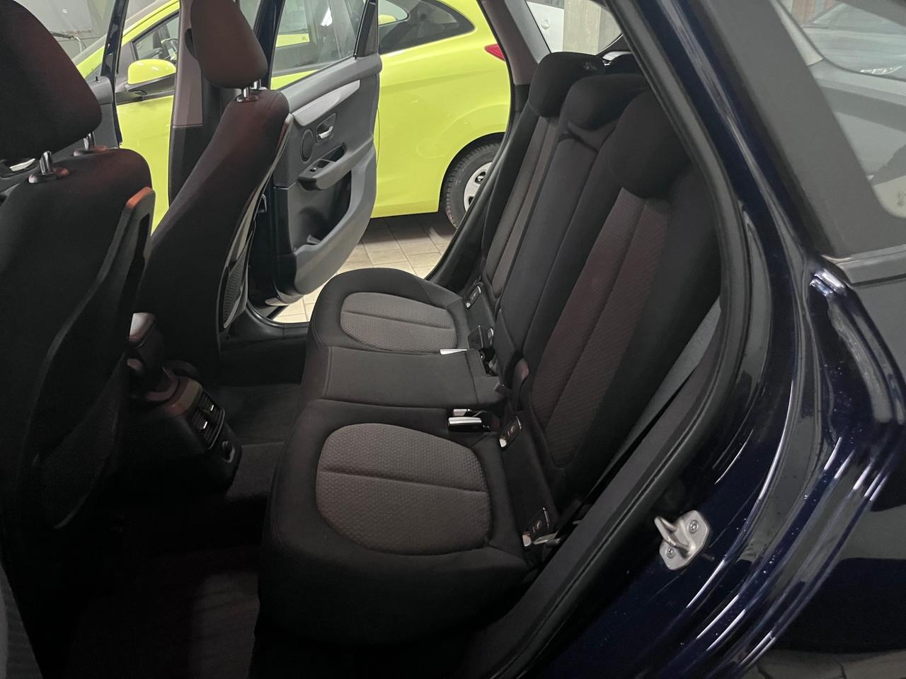 Bmw 2er Active Tourer 218d Luxury full