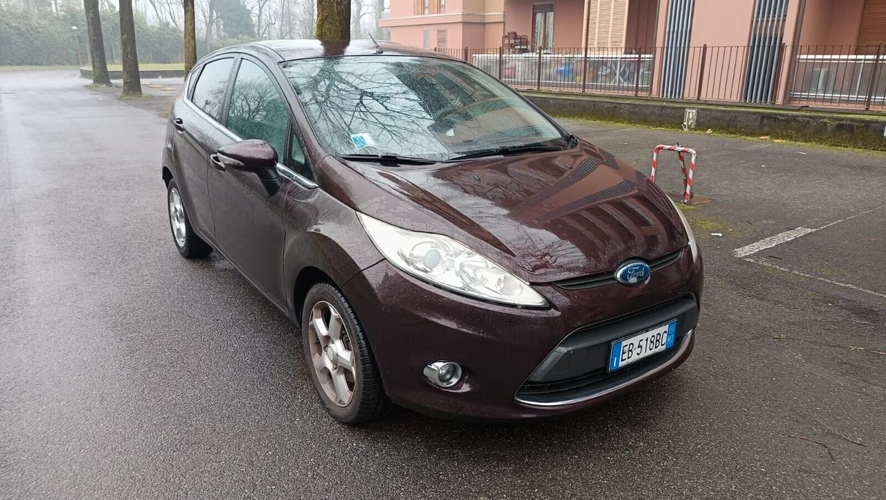 Ford Fiesta 1.4 5 porte Bz.- GPL Titanium