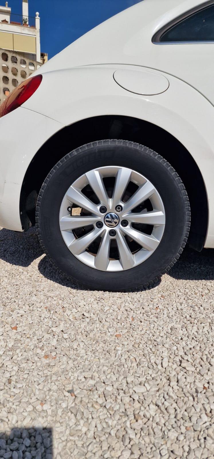 Volkswagen Maggiolino 1.6 TDI Design 2012