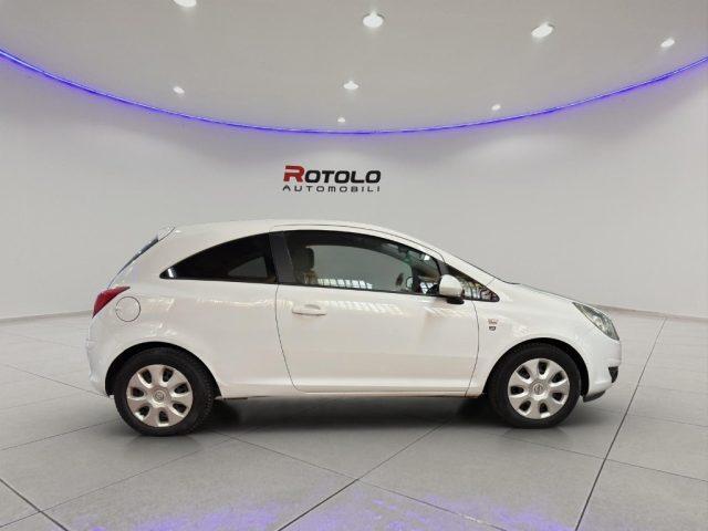 OPEL Corsa 1.2 3 porte Sport