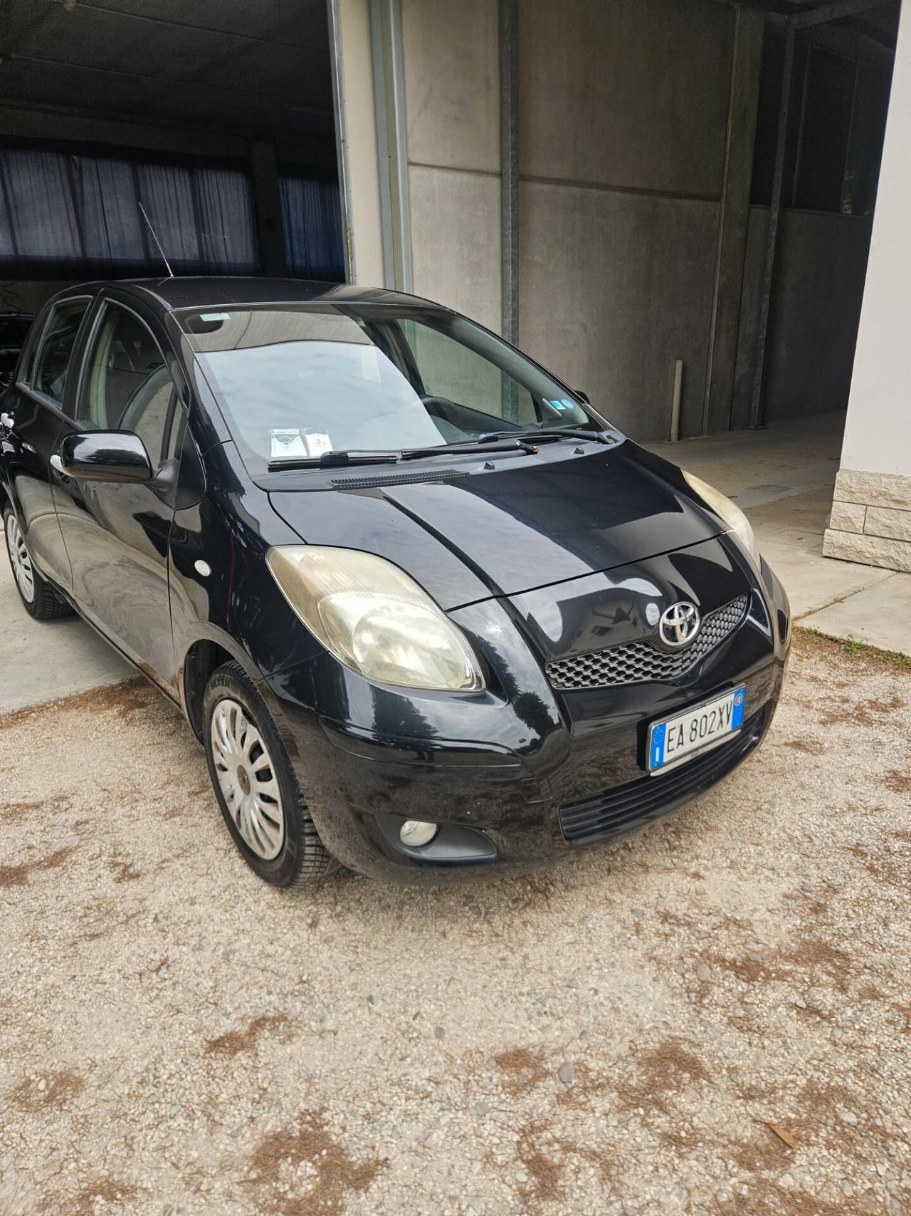 Toyota Yaris 1.0 5 porte SOLI 69.000 KM!