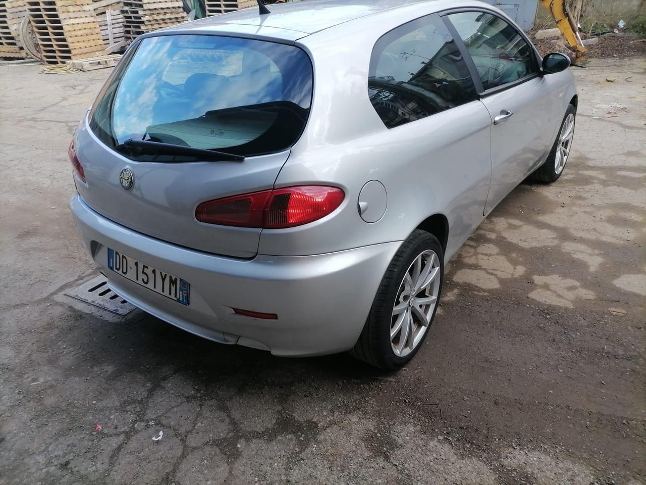 Alfa Romeo 147 1.6 16V TS (105) 3 porte Black Line