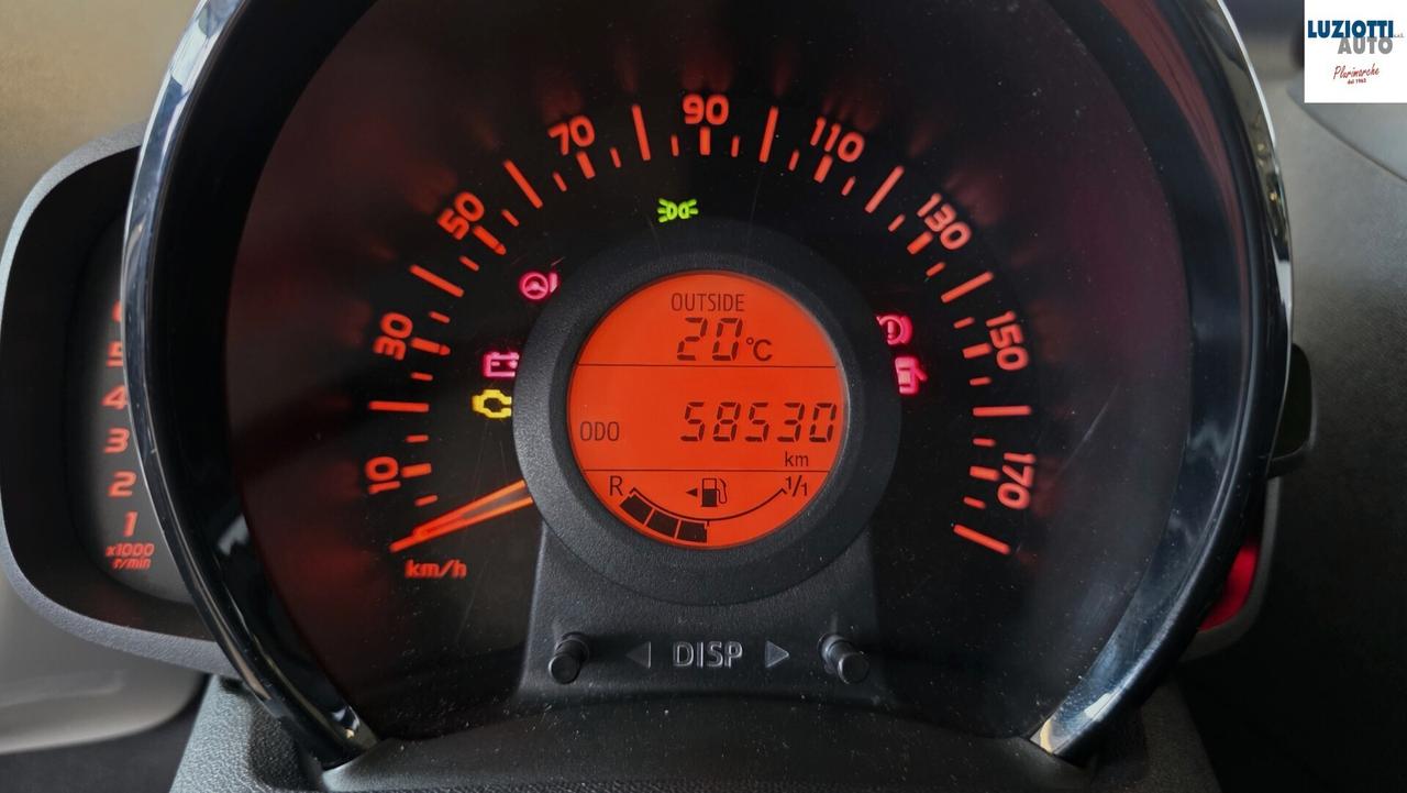 Toyota Aygo 1.0 VVT-i 69 CV 5 porte x-cool