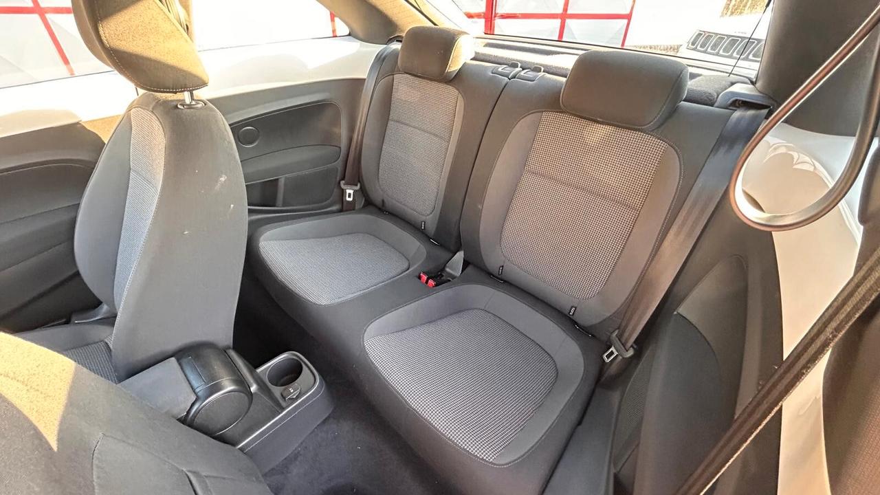 Volkswagen Maggiolino 1.6 TDI Design