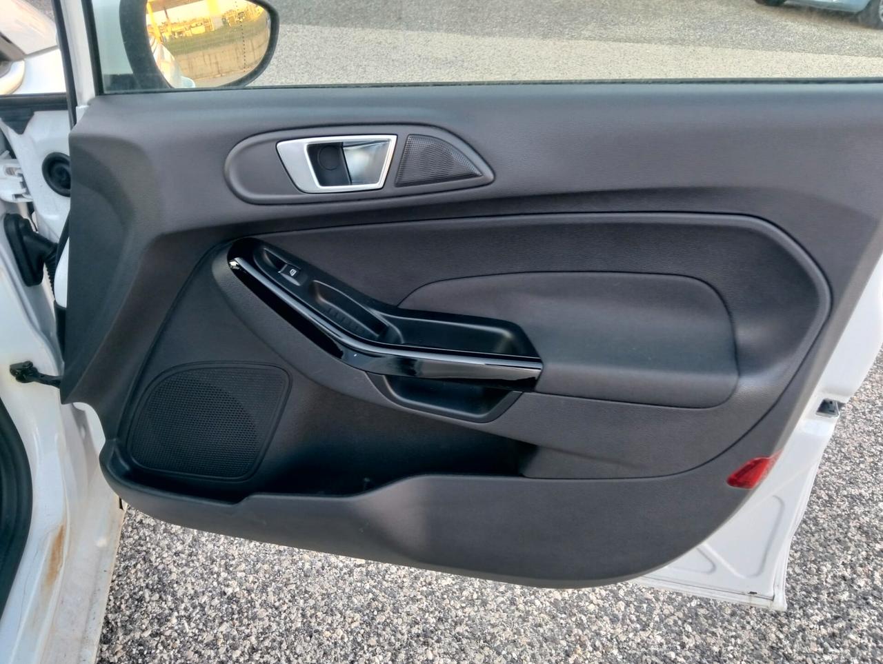 Ford Fiesta 1.5 TDCi 75CV 5P Titanium