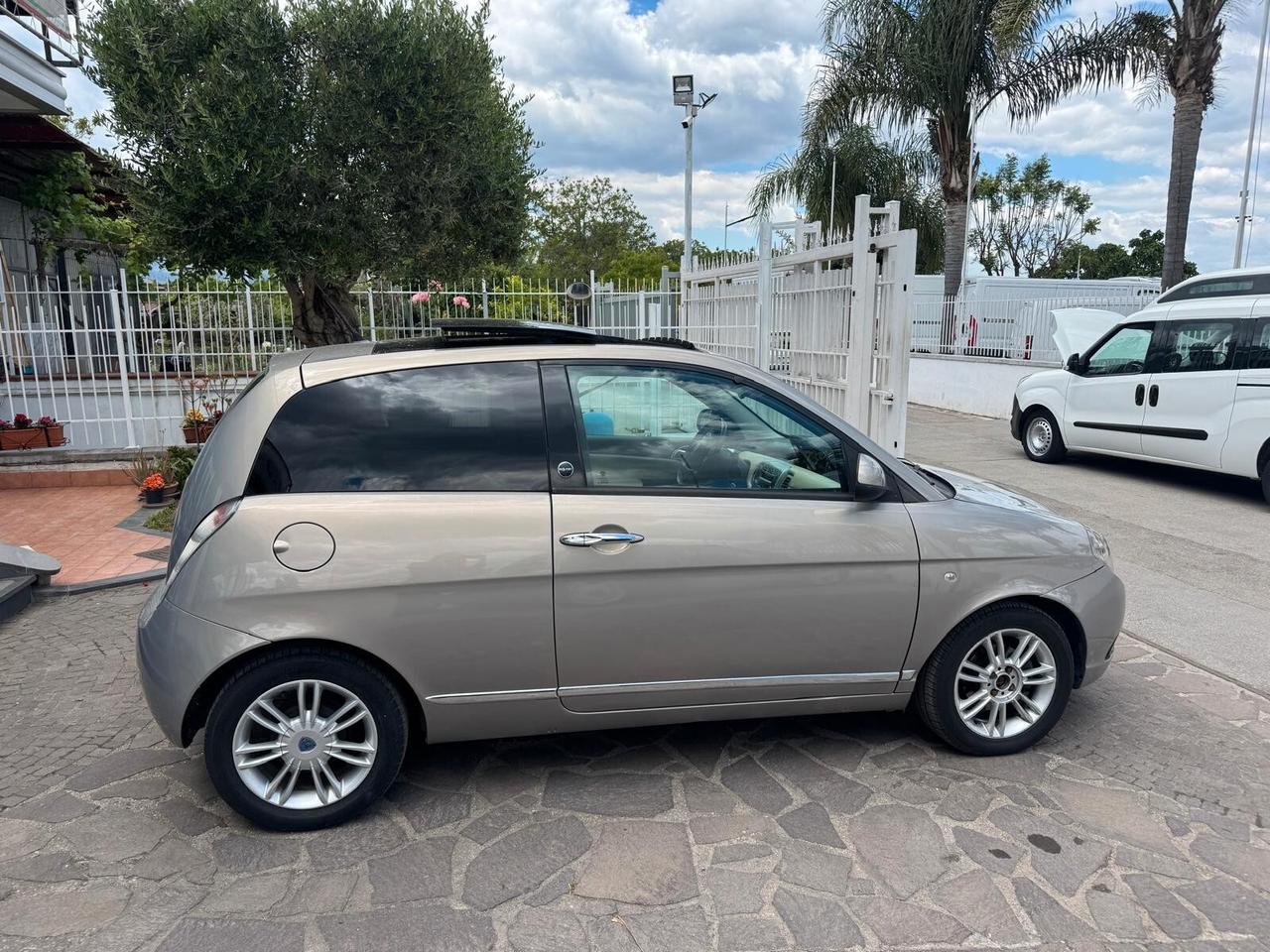 Lancia Ypsilon 1.4 Platino Ecochic GPL