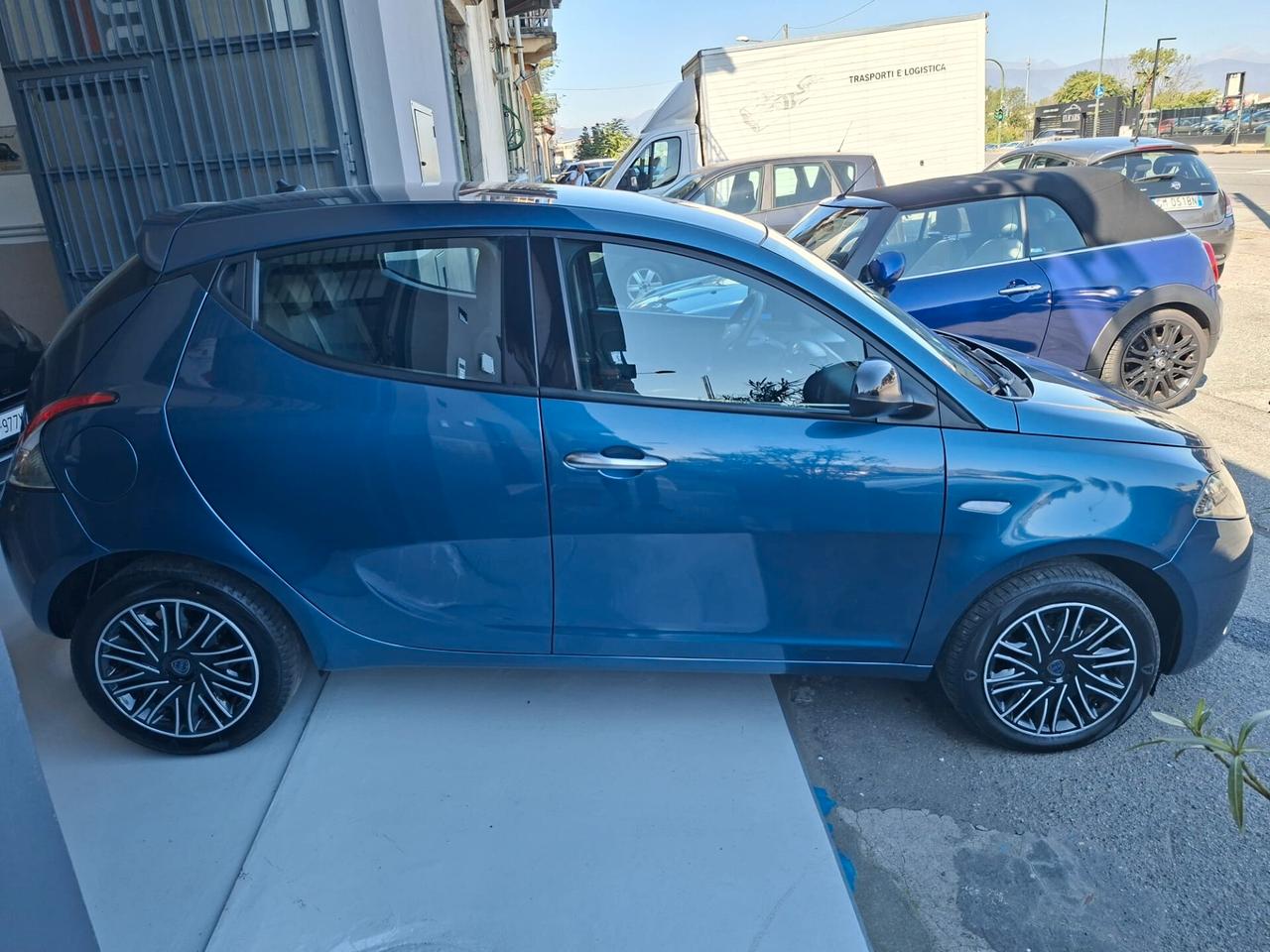 Lancia Ypsilon 1.0 FireFly 5 porte S&S Hybrid Silver - Vettura aziendale, unico proprietario.